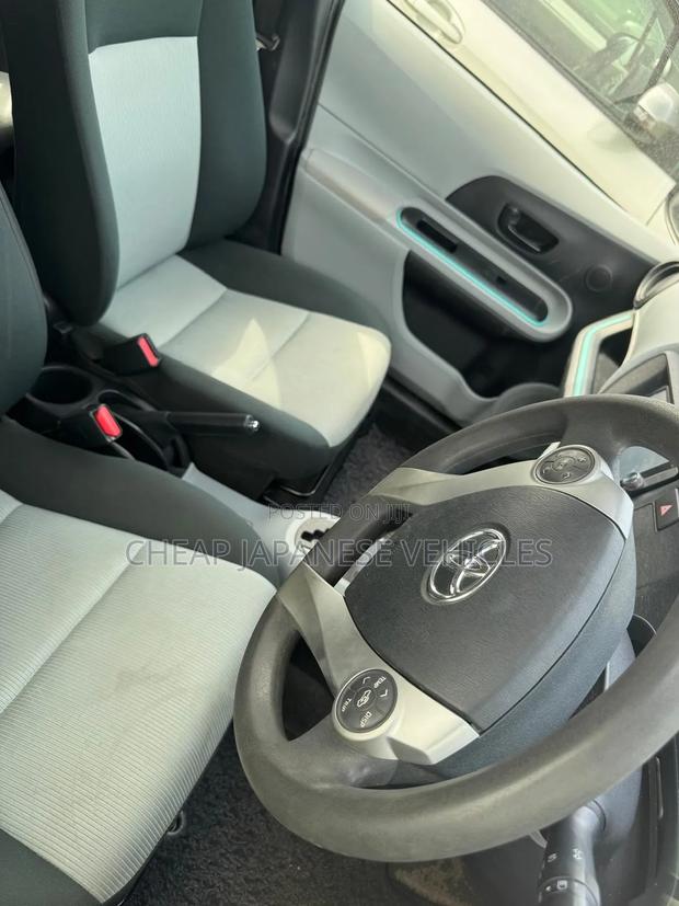 Toyota Aqua 2012 White