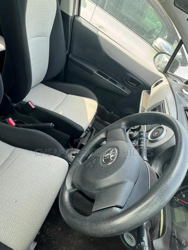 Toyota Vitz 1.0 FWD 5dr 2012 Pink