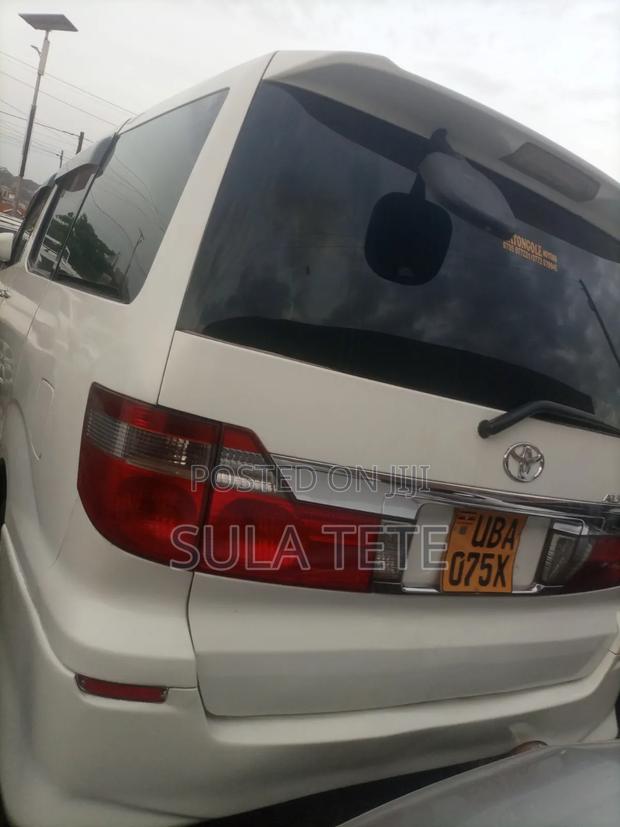 Toyota Alphard 2.4 Petrol FWD 2004 White