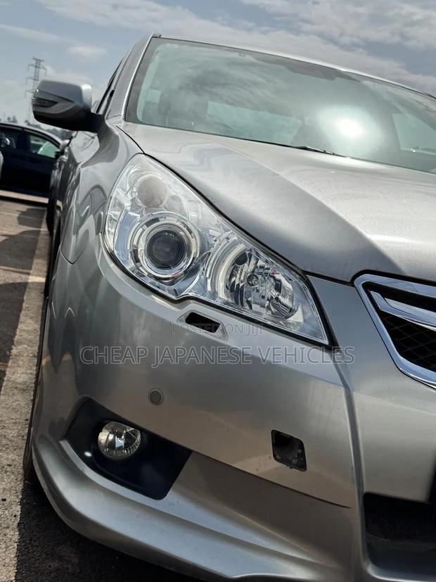 Subaru Legacy 2012 Silver