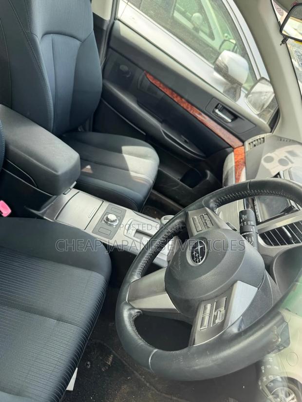 Subaru Legacy 2012 Silver