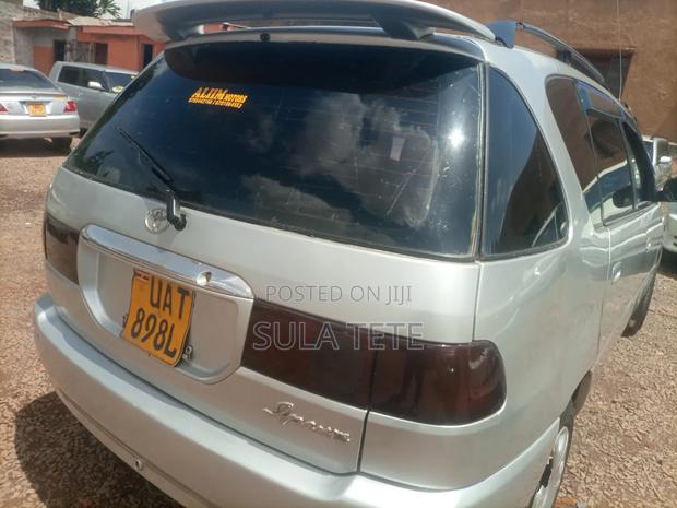 Toyota Ipsum 1998 Silver