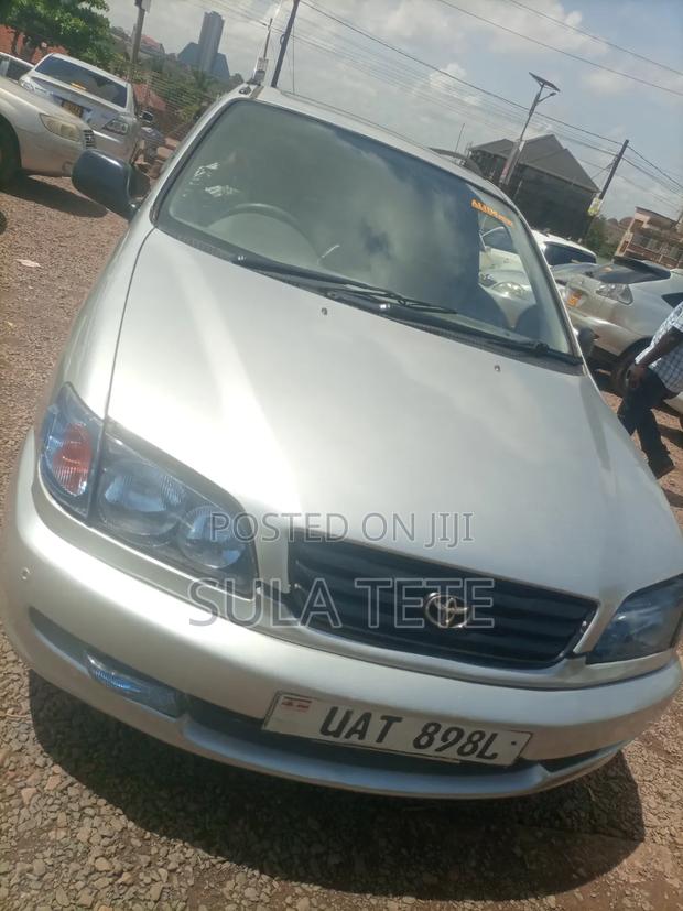 Toyota Ipsum 1998 Silver