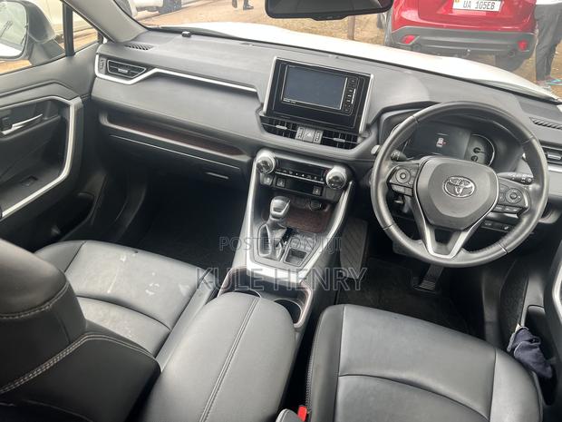 Toyota RAV4 2020 White