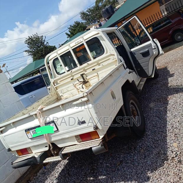 Toyota Land Cruiser 79 Series 2018 White