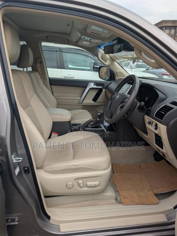 Toyota Land Cruiser Prado 2018 Brown