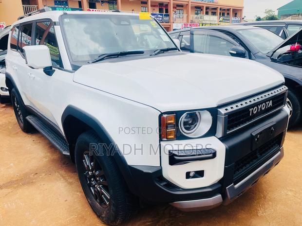 Toyota Land Cruiser Prado 2.8 2024 White