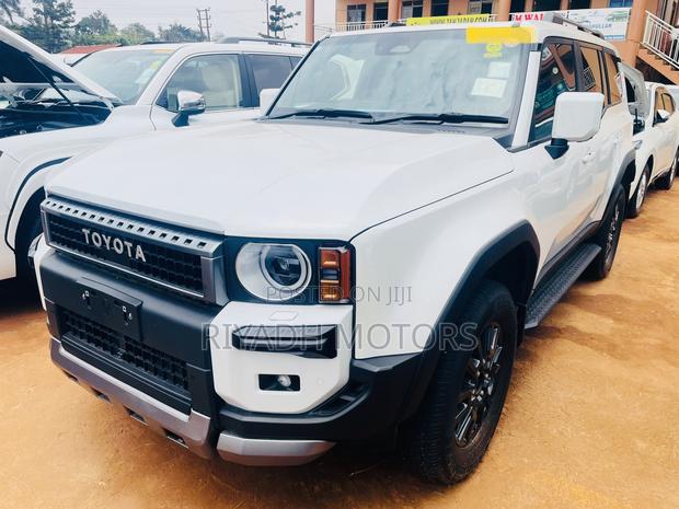 Toyota Land Cruiser Prado 2.8 2024 White