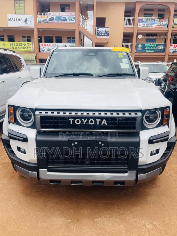 Toyota Land Cruiser Prado 2.8 2024 White