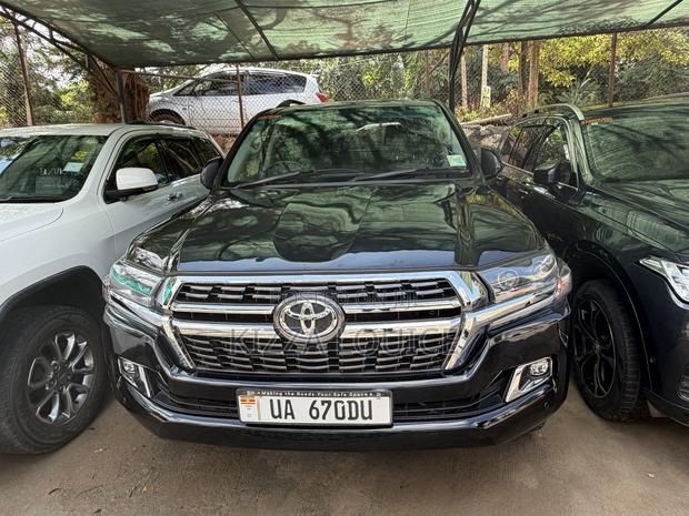 Toyota Land Cruiser Prado 2013 Black
