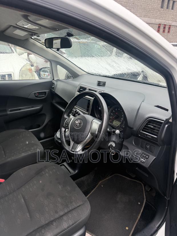 Toyota Ractis 1.3 FWD 2011 White