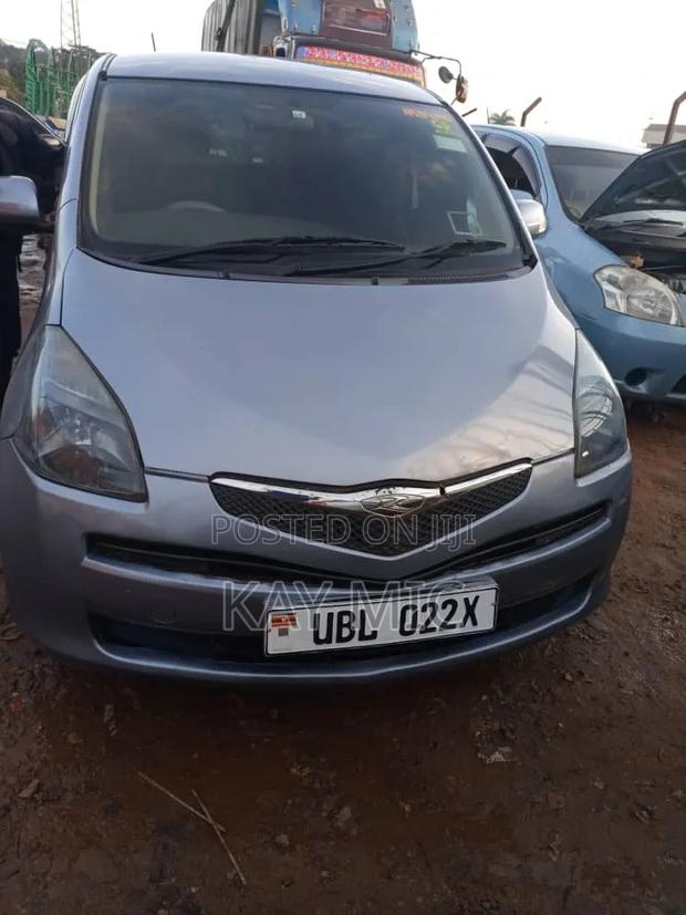 Toyota Ractis 2007 Gray