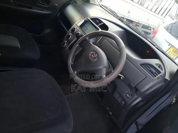 Toyota Ractis 2007 Gray