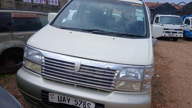 Nissan Elgrand 2005 White
