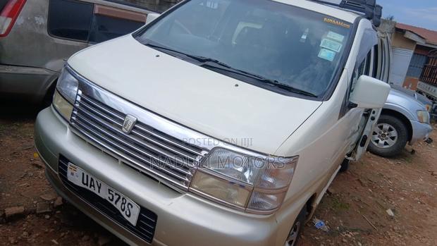 Nissan Elgrand 2005 White