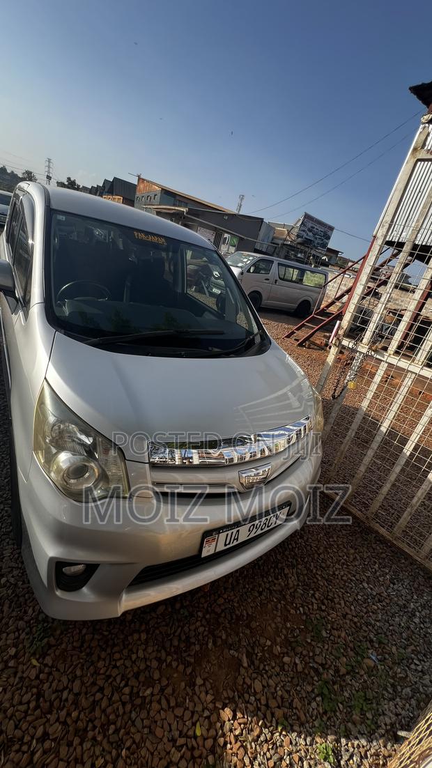 Toyota Noah 2012 Silver