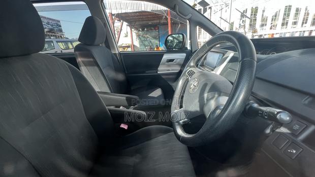 Toyota Noah 2012 Silver