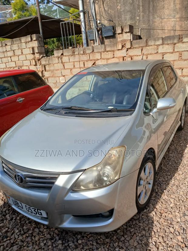 Toyota Blade 2004 Silver