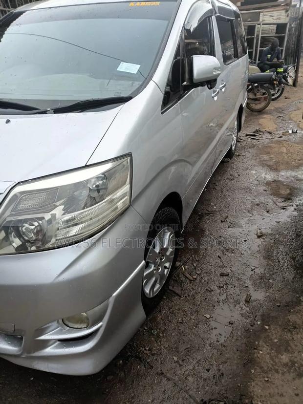 Toyota Alphard 2007 Silver