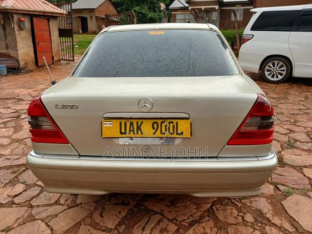 Mercedes-Benz C200 1998 Gold