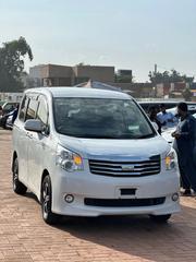 Toyota Noah 2.0 143hp AWD (7 Seater) 2013 White for sale