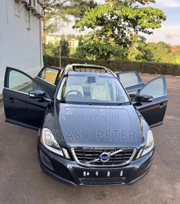 Volvo XC60 2013 Gray