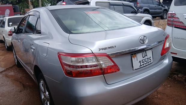 Toyota Premio 2010 Silver
