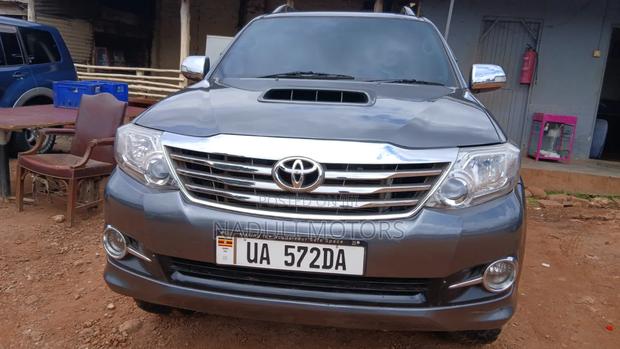 Toyota Fortuner 2009 Gray