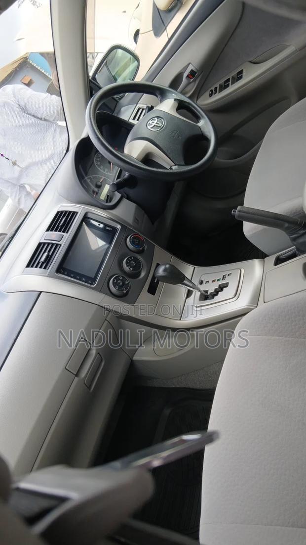 Toyota Axio 2010 Silver