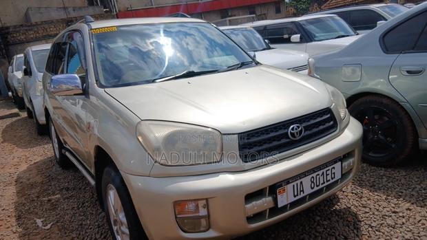 Toyota RAV4 Automatic 2003 Gold