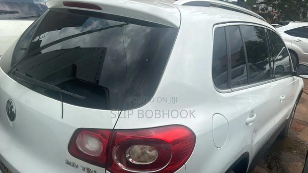 Volkswagen Tiguan SE 2010 White