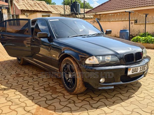 BMW 320i 2004 Black