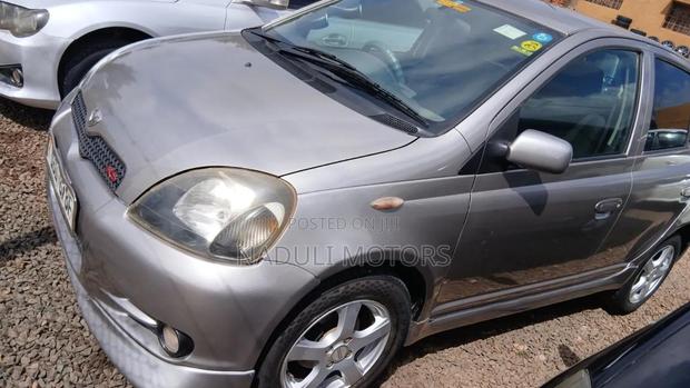 Toyota Vitz 2005 Silver