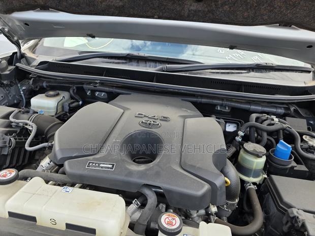 Toyota Land Cruiser Prado 2.8 2019 Silver