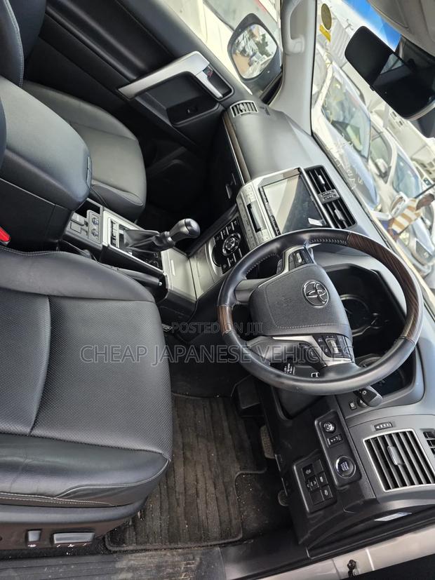 Toyota Land Cruiser Prado 2.8 2019 Silver