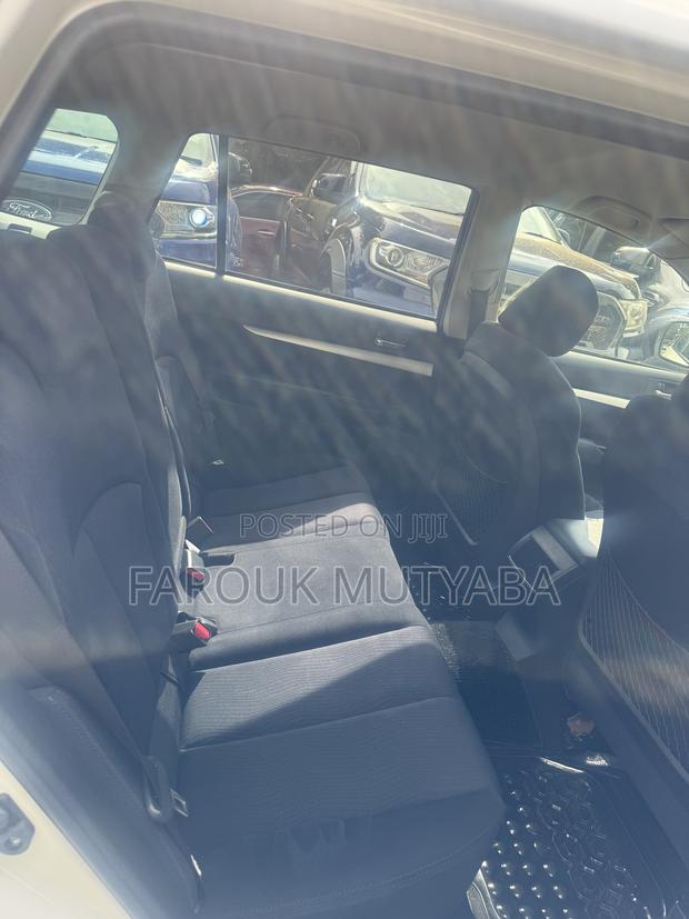 Subaru Outback 2.5i 4dr Wagon AWD (2.5L 4cyl CVT) 2015 White