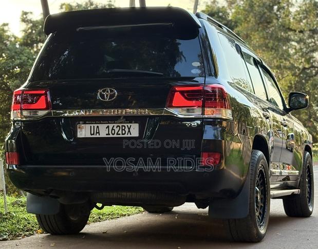 Toyota Land Cruiser 4.6 V8 ZX 2014 Black
