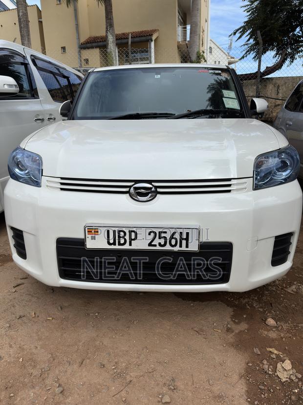 Toyota Corolla Rumion 2010 Pearl