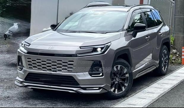 New Toyota RAV4 XLE Premium 2025 Silver