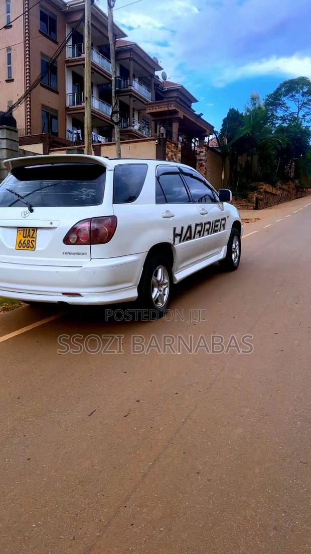 Toyota Harrier 1998 White