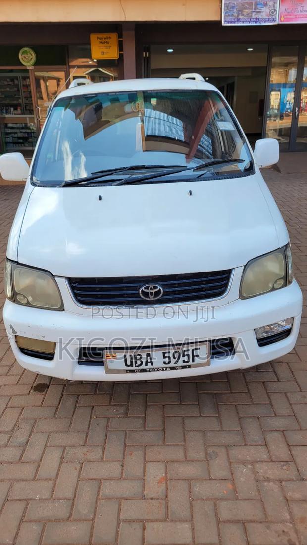 Toyota Noah 2.0 AWD (8 Seater) 2001 White