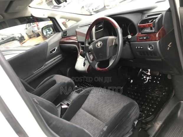 Toyota Alphard 2009 White