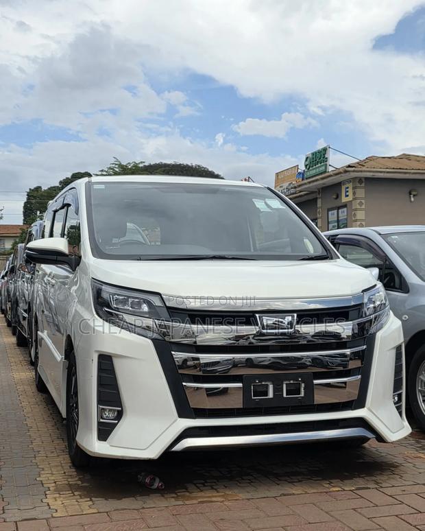 Toyota Noah 2.0 FWD (8 Seater) 2018 White