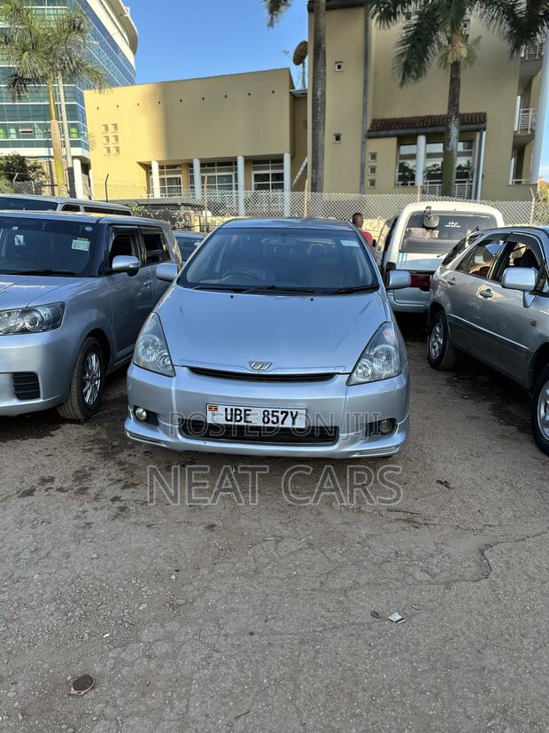 Toyota Wish 2003 Silver