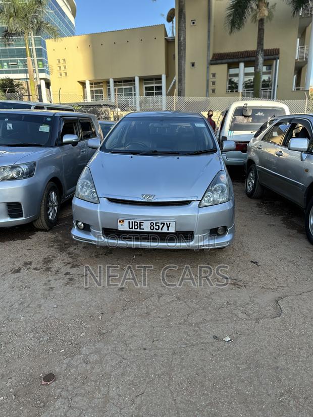 Toyota Wish 2003 Silver