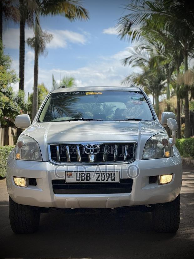 Toyota Land Cruiser Prado 2005 White