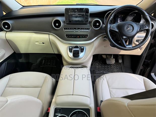 Mercedes-Benz Vito 2018 Brown