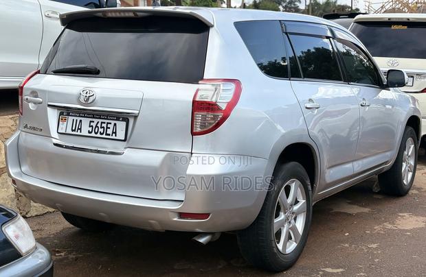 Toyota Vanguard 2008 Silver