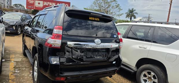 Toyota Land Cruiser Prado 2017 Black