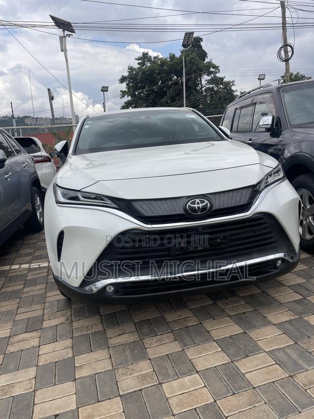 Toyota Harrier 2.0 2021 White